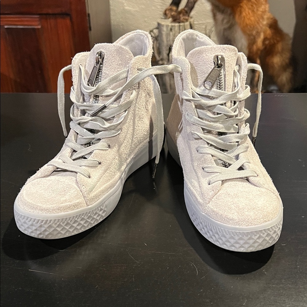 Converse Women's Cream High-Top Sneakers